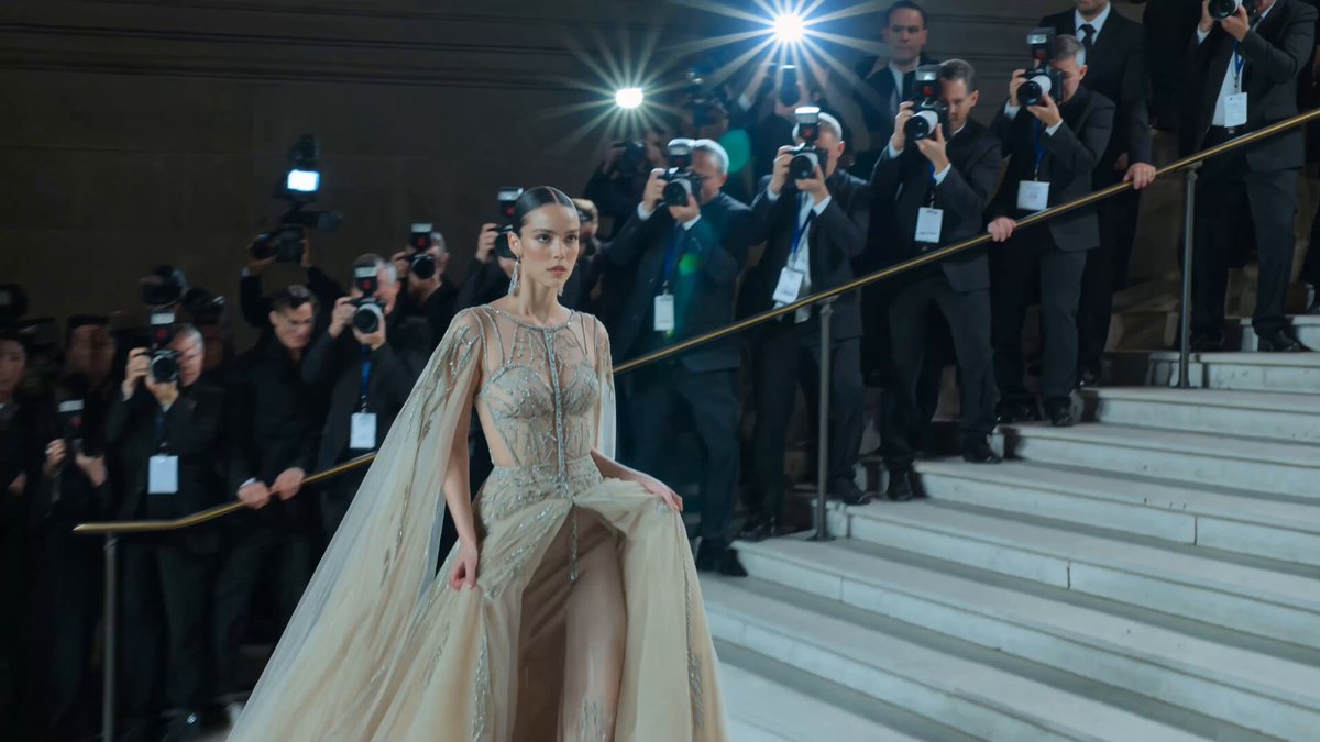 Couture-Auftritt im Blitzlichtgewitter