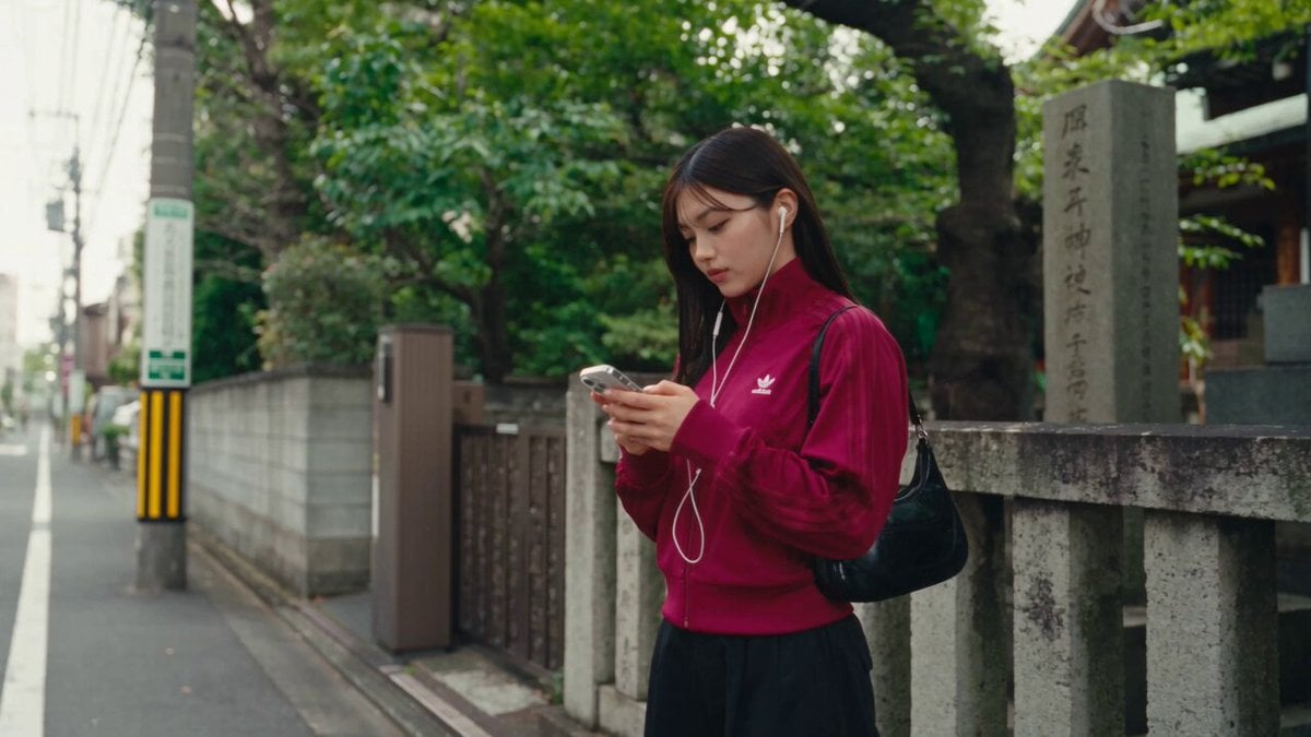 Tokyo Earphones and Shrine Travel Cuts